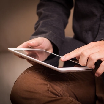 Sposoby na reklamę w internecie: Odkryj skuteczne strategie, które przyciągną klientów!